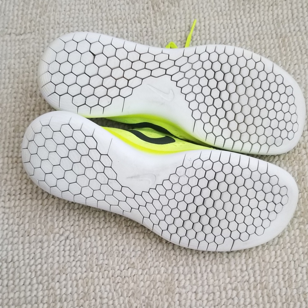 Nike Beta RN Running Shoe Knit Socklike Upper Volt - Picture 8 of 8
